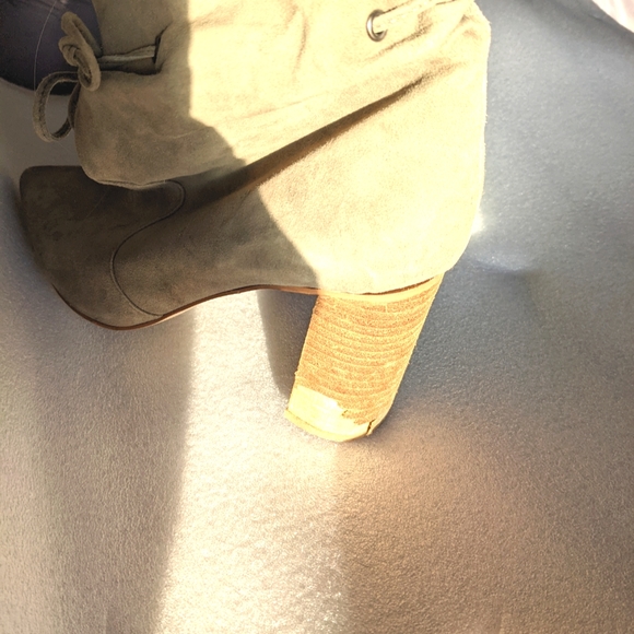 Donating Soon! Free GWP! TAHARI Womens Tan and Brown Ankle Boots Size 8 - Picture 7 of 8